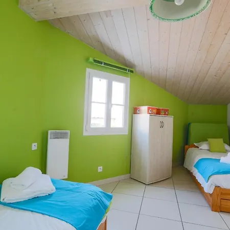 Vakantiehuis Charmante Maison Pour 10 Personnes *