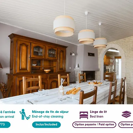 Holiday home Charmante Maison Pour 10 Personnes Le Bois-Plage-en-Re